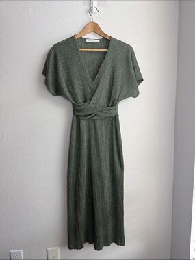 all in favor green dress All in Favor Gathered Front Cutout Long Sleeve